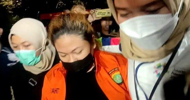 kisah penipuan CPNS anak artis