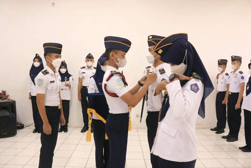 kedinasan lulusan smk
