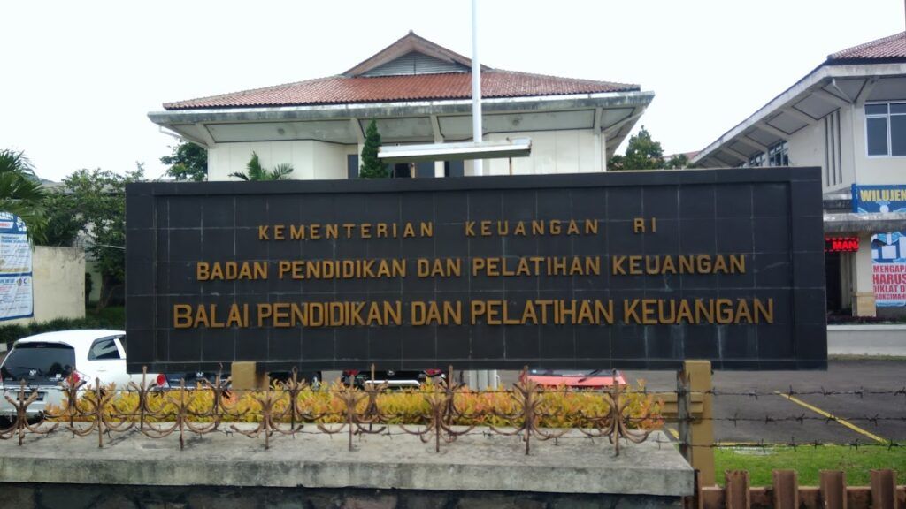kampus pkn stan