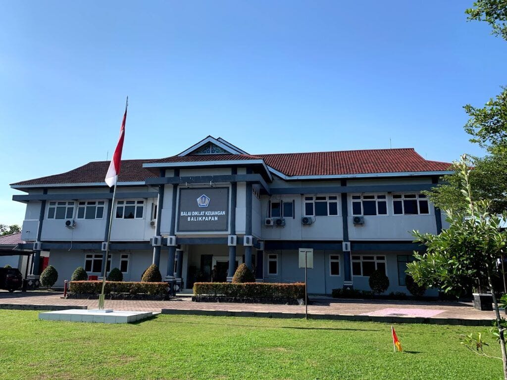 kampus pkn stan
