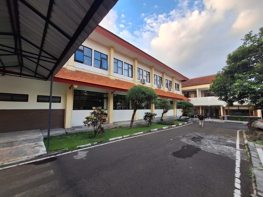 kampus pkn stan