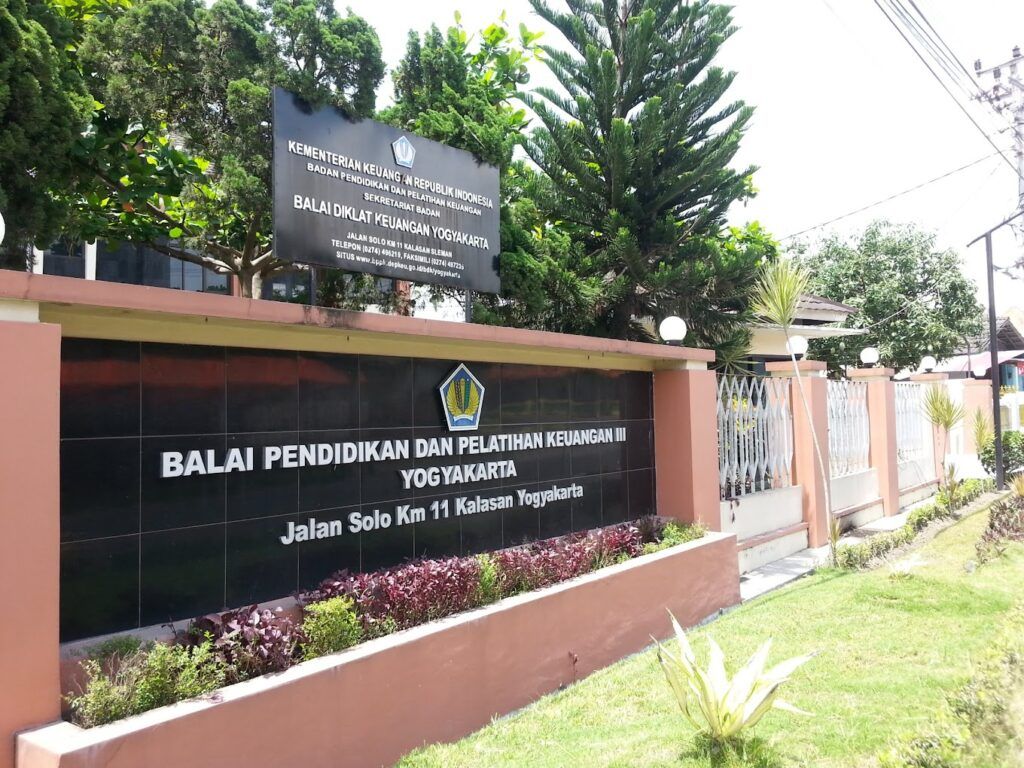 kampus pkn stan
