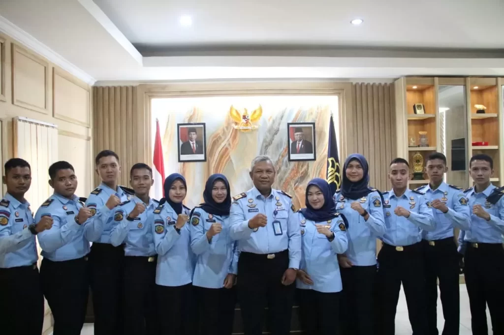 lulusan poltekip kerjanya apa