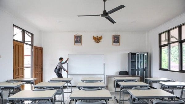 sekolah rakyat guru