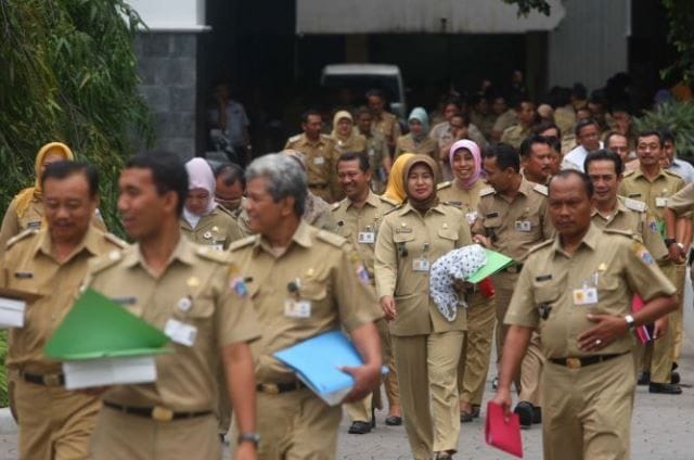 kapan pns masuk