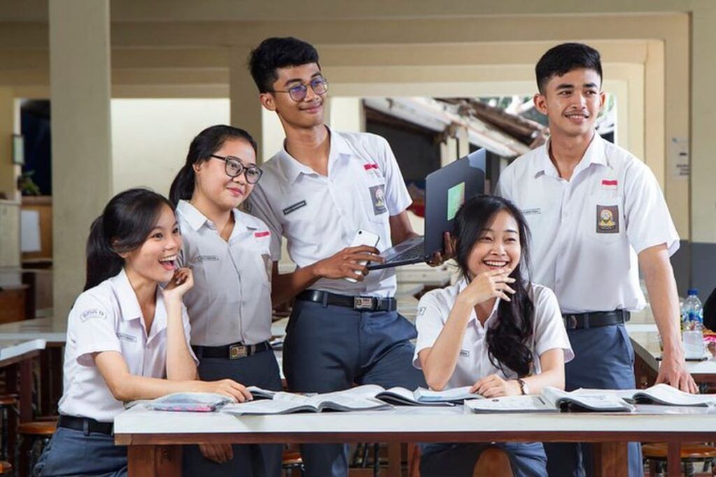 sekolah kedinasan untuk ips