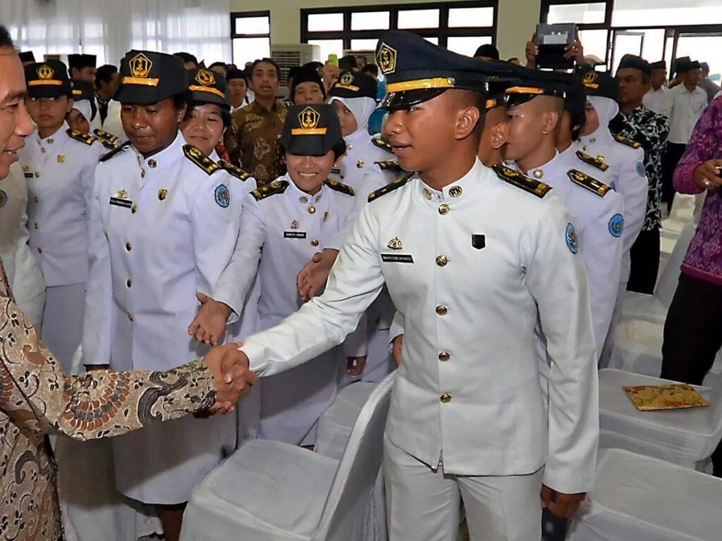 lulusan ipdn jadi apa