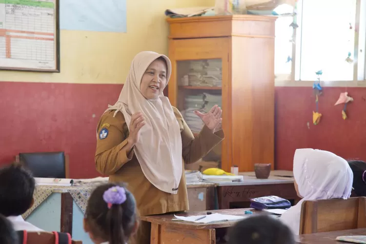 guru pns pensiun