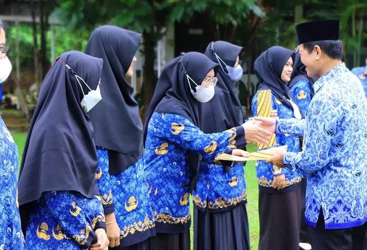 daftar gaji pns dan tunjangan