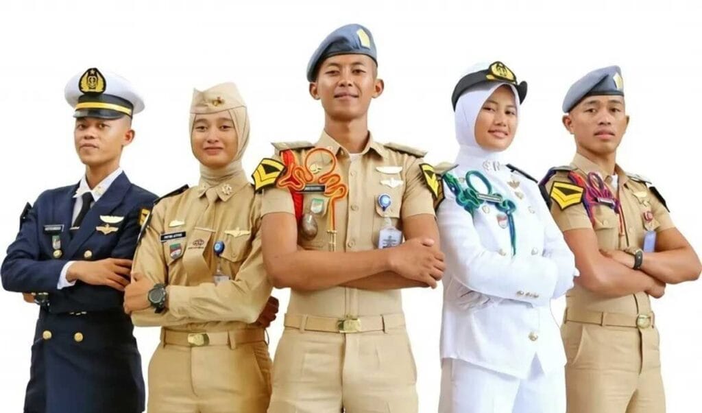 perbedaan sekolah kedinasan dan kampus biasa