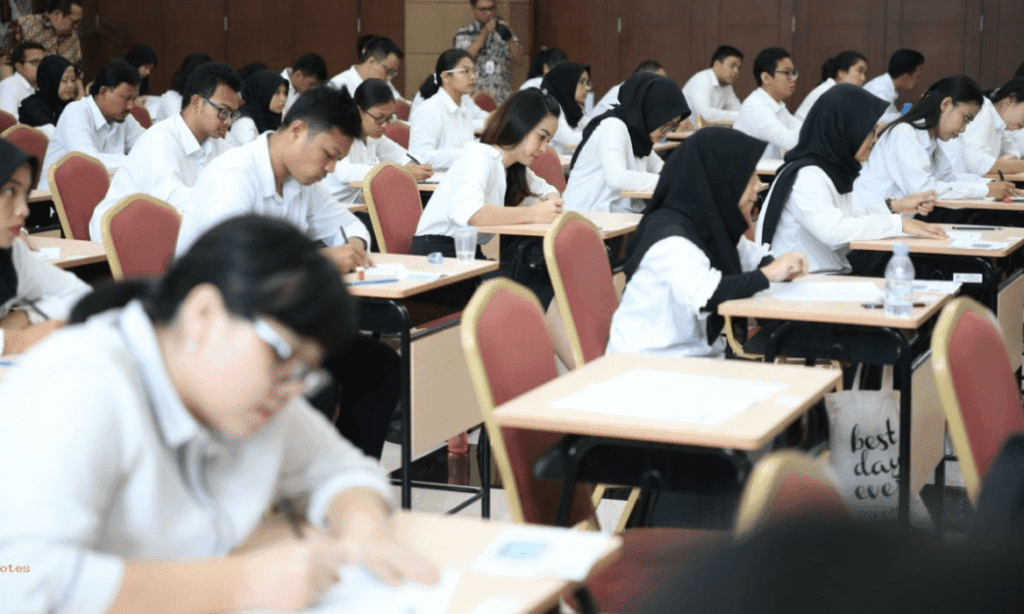 apa itu analis kebijakan ahli pertama