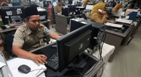 tugas pengelola layanan operasional
