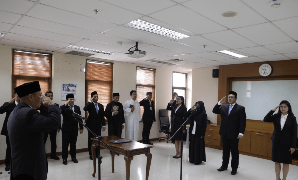 tugas analis hukum ahli pertama